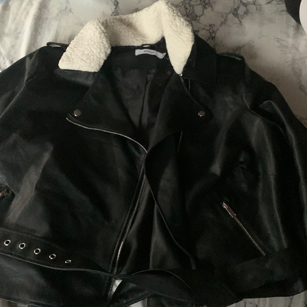 Leather jacket cropped